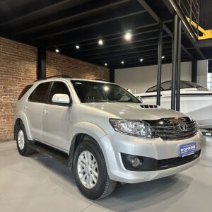 TOYOTA SW4 SRV AT 4x4 CUERO 7AS 2014