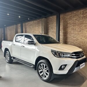 TOYOTA HILUX SRX AT 4x4 2016