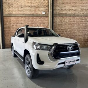 TOYOTA HILUX SR 4x4 2.8 M/T 2022